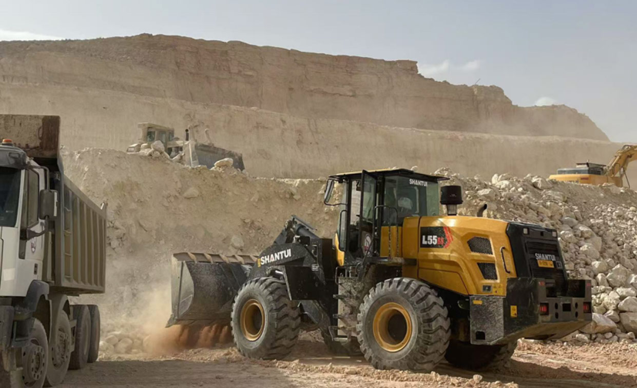 L55-B5 worked in the limestone mining project in Libya.